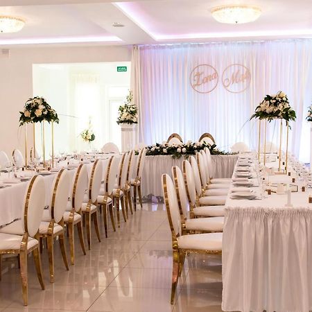 Restauracja Venus Hotel Ostrowiec Świętokrzyski Kültér fotó